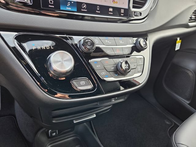 New 2026 Chrysler Voyager LX FWD image 21