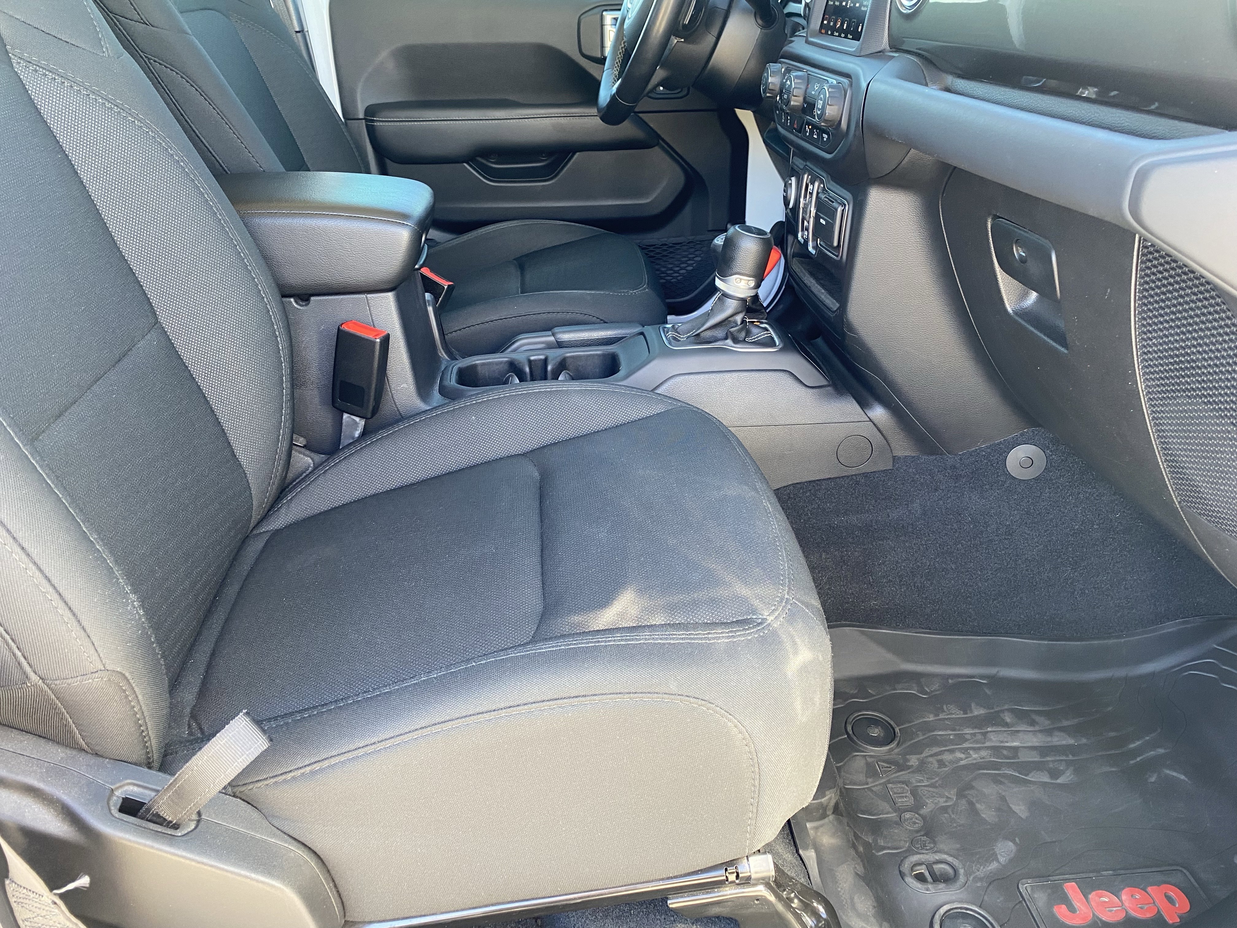Used 2020 Jeep Gladiator Overland image 11