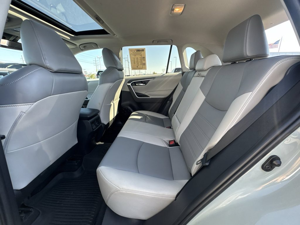 Used 2021 Toyota RAV4 XLE Premium AWD/4WD image 29