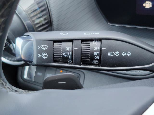 Used 2025 Chevrolet Equinox LT AWD/4WD image 18