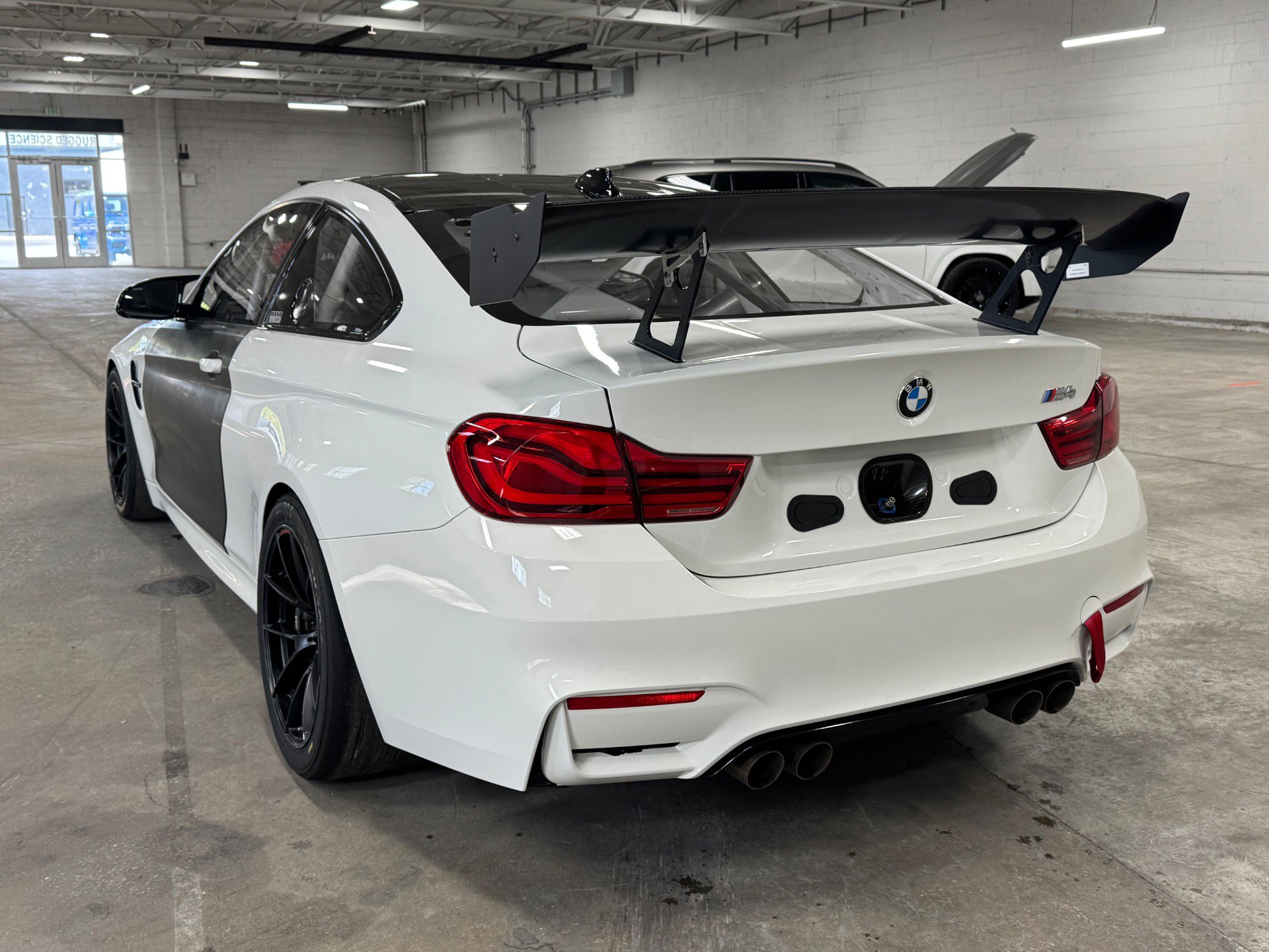 Used 2018 BMW M4 Coupe image 4