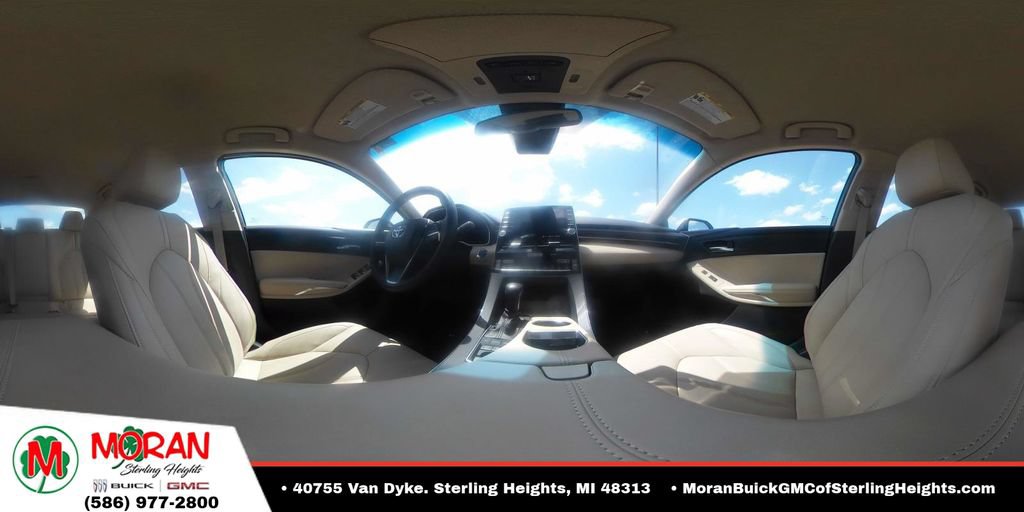 Used 2021 Toyota Avalon XLE FWD image 32
