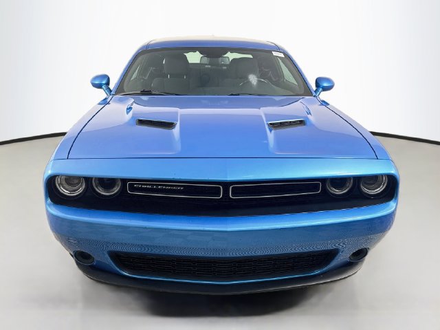 Used 2023 Dodge Challenger SXT RWD image 2