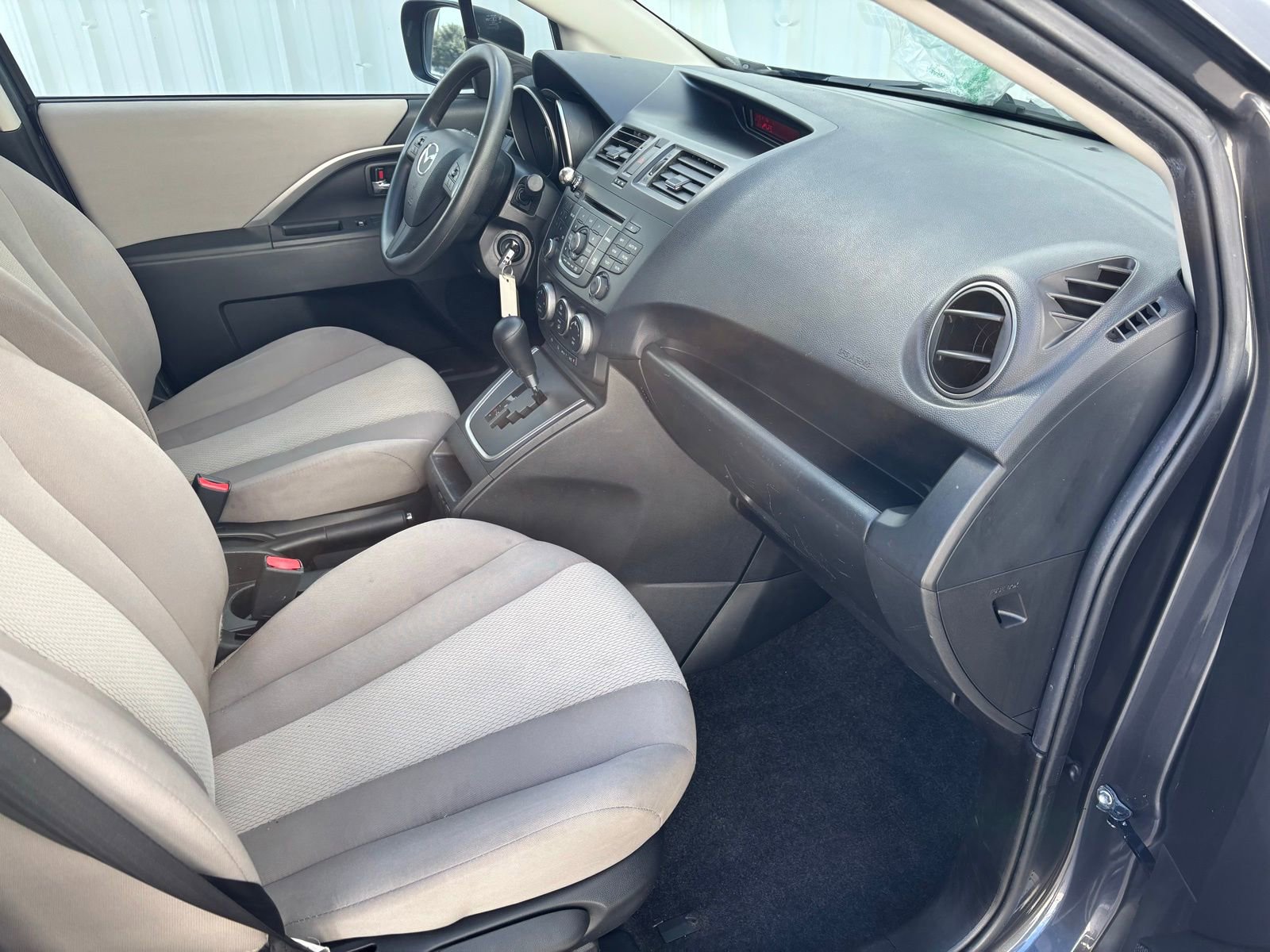 Used 2015 MAZDA MAZDA5 Sport image 33