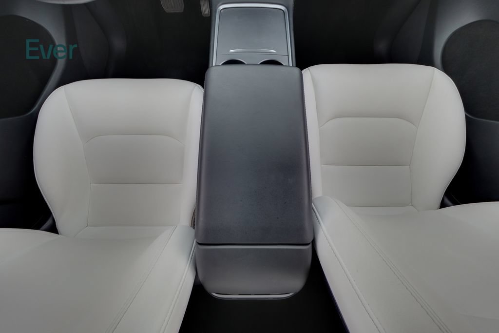 Used 2023 Tesla Model Y Long Range AWD/4WD image 27
