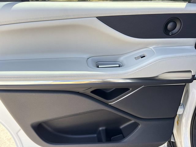 New 2026 Lincoln Navigator L Premier AWD/4WD image 20