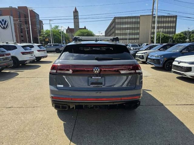 Certified 2025 Volkswagen Atlas Cross Sport SEL R-Line AWD/4WD image 5