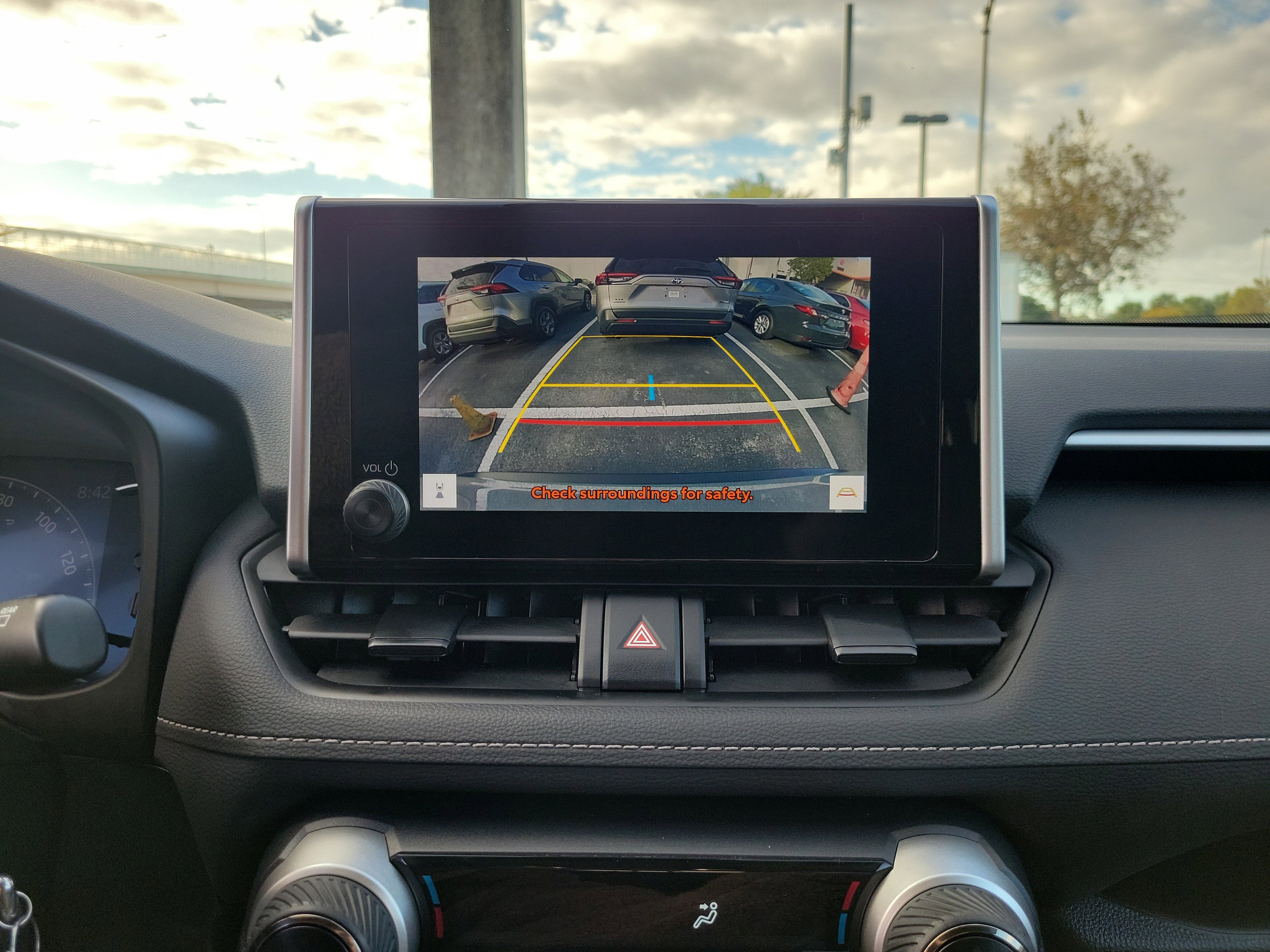 Used 2024 Toyota RAV4 LE image 21