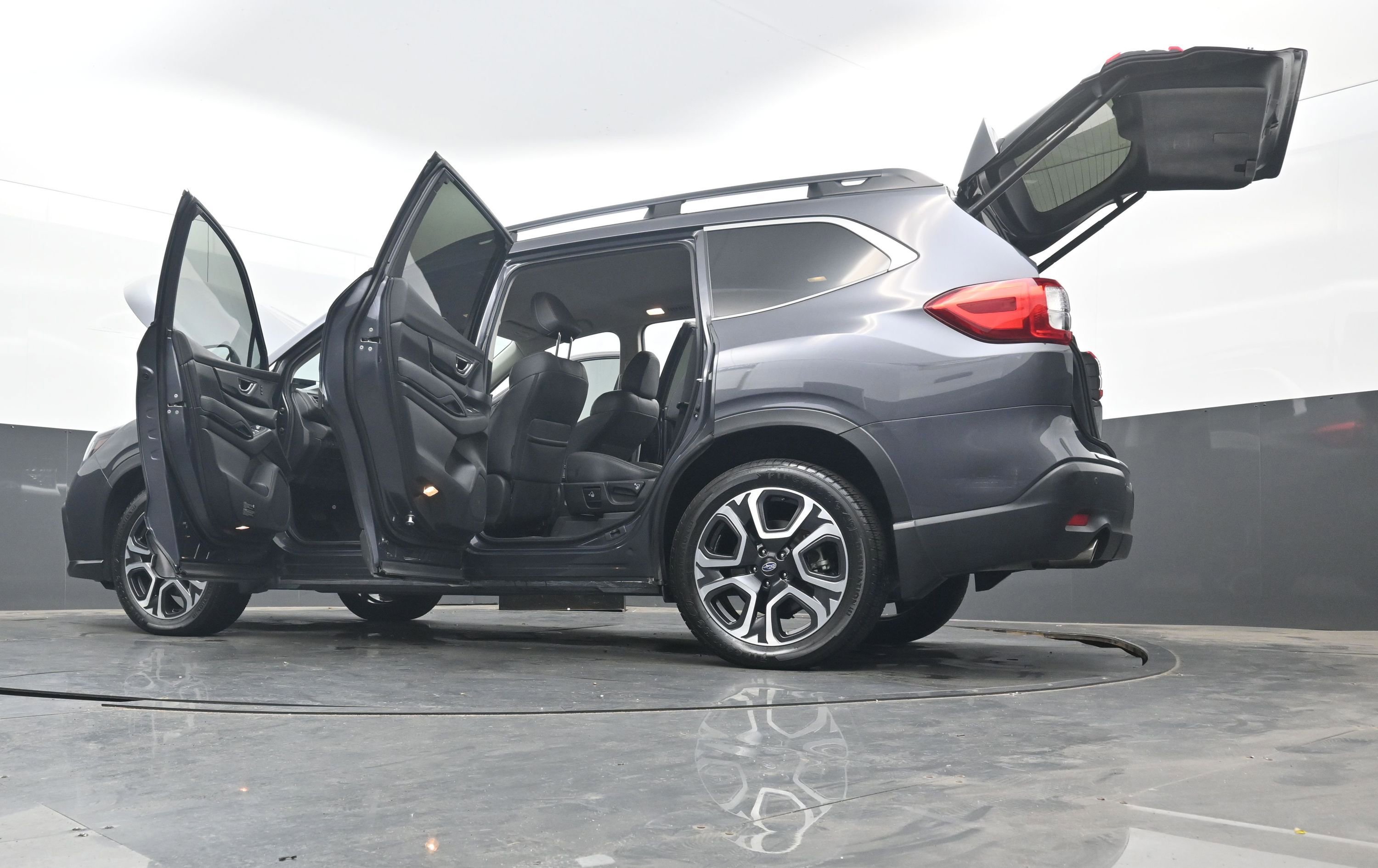 Used 2024 Subaru Ascent Limited image 43