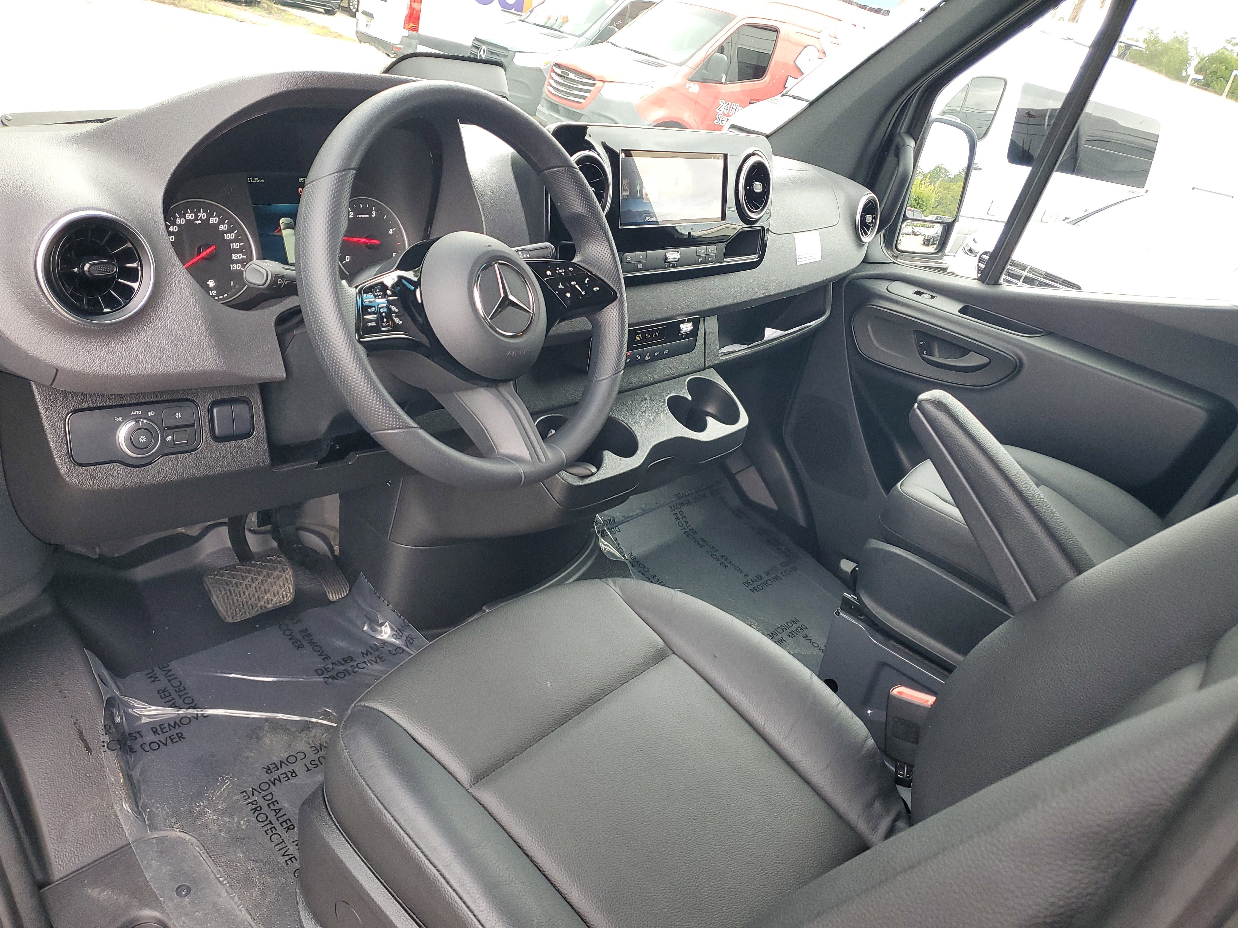 Used 2025 Mercedes-Benz Sprinter 2500 image 24