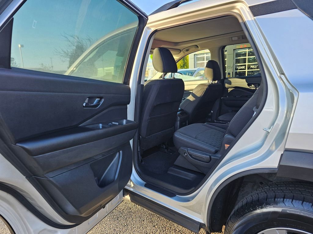 Certified 2024 Nissan Pathfinder SV w/ SV Premium Package image 12
