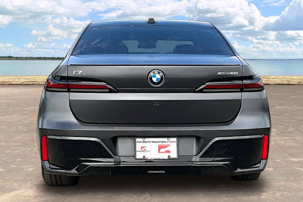 Used 2023 BMW i7 xDrive60 AWD/4WD image 5