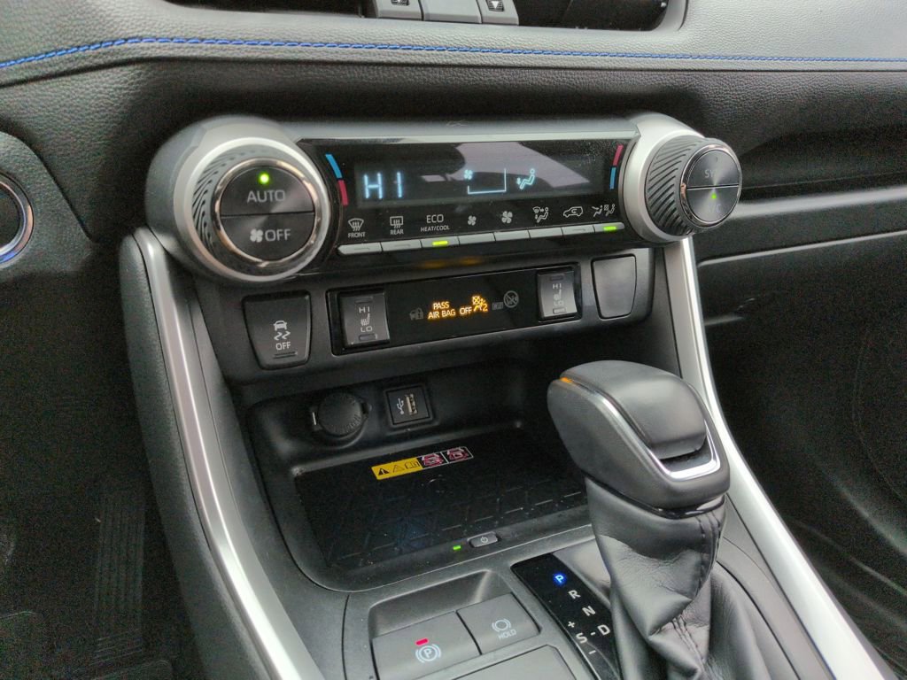 Used 2024 Toyota RAV4 XSE w/ Advanced Technology Package image 18