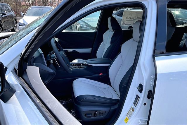 New 2026 Lexus TX 500h AWD image 9