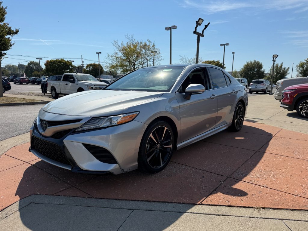 Used 2020 Toyota Camry XSE FWD image 3
