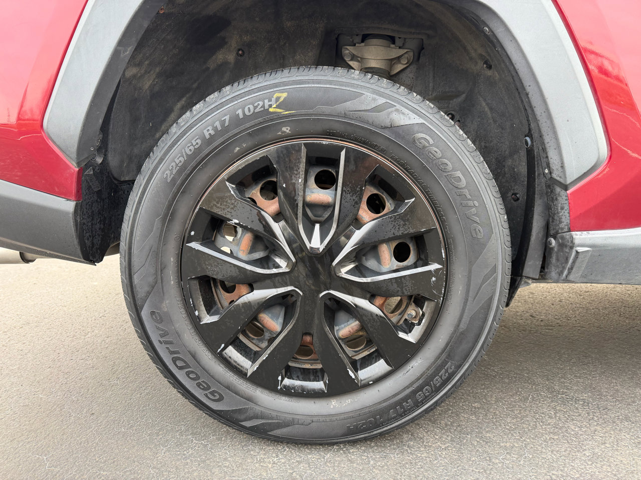 Used 2019 Toyota RAV4 LE image 23