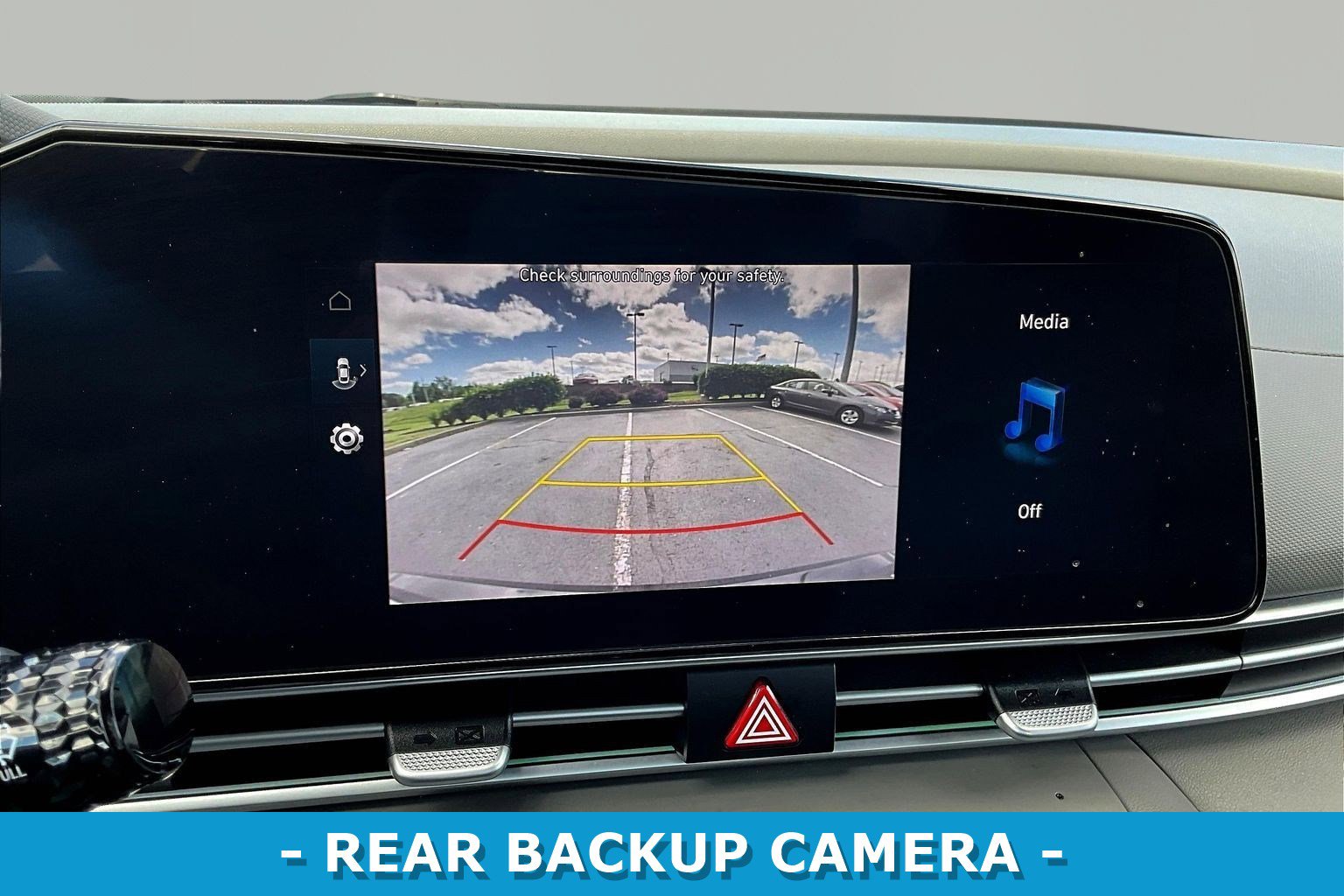 Used 2024 Hyundai Elantra SEL FWD image 13
