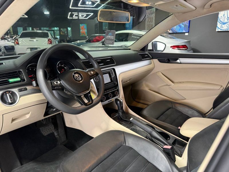 Used 2018 Volkswagen Passat 2.0T S FWD image 9