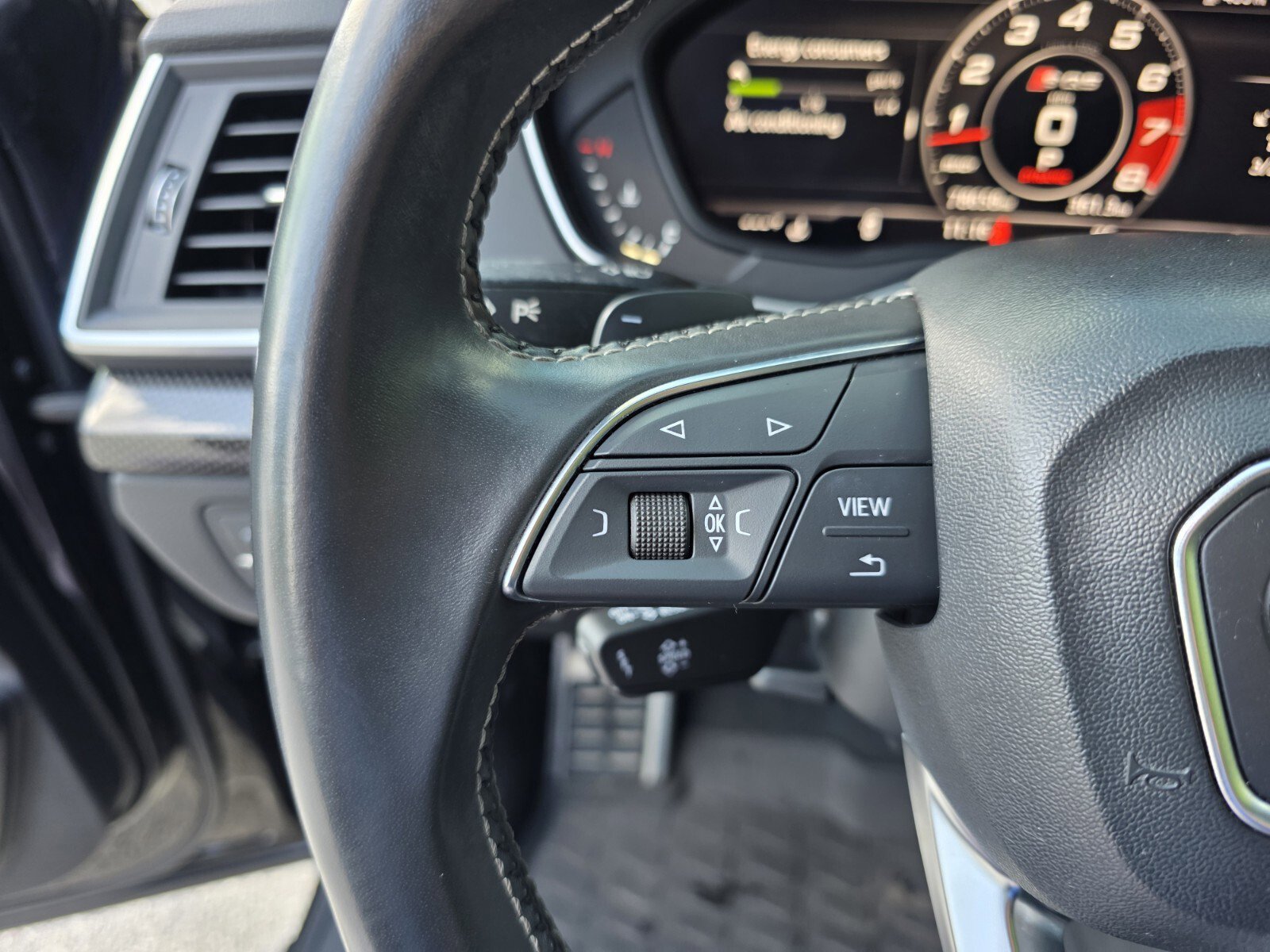 Used 2018 Audi SQ5 Prestige w/ Prestige Package image 19