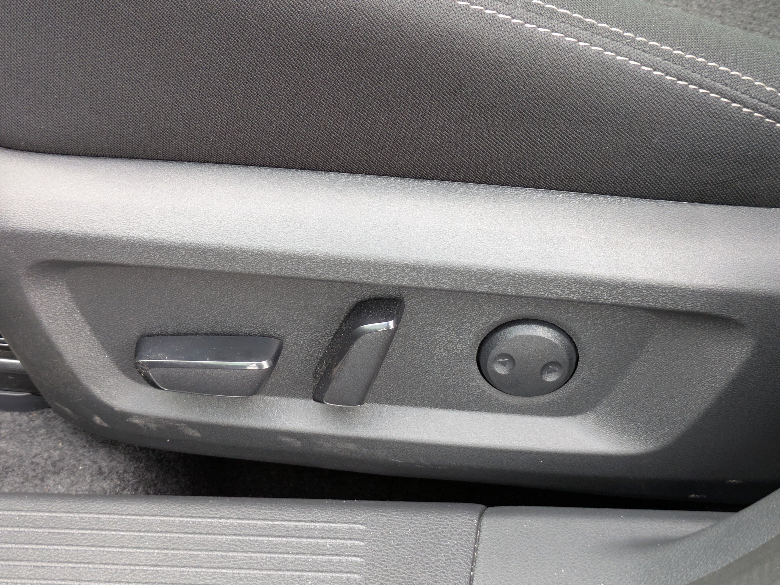 Certified 2024 Nissan Rogue SV image 21