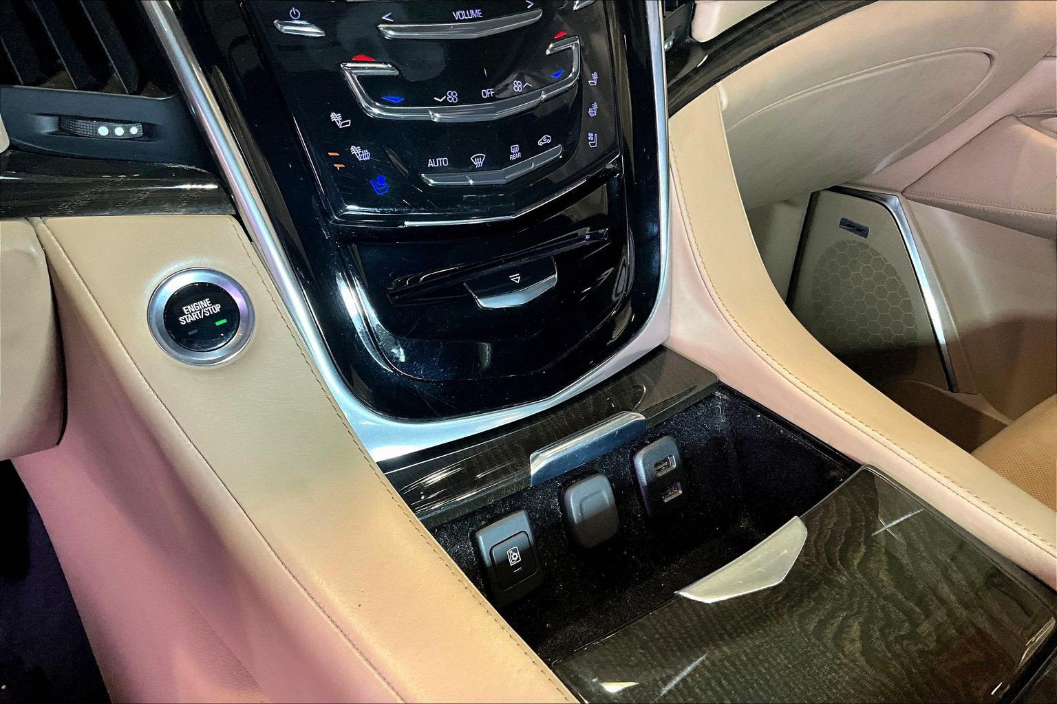 Used 2018 Cadillac Escalade ESV Platinum AWD/4WD image 16
