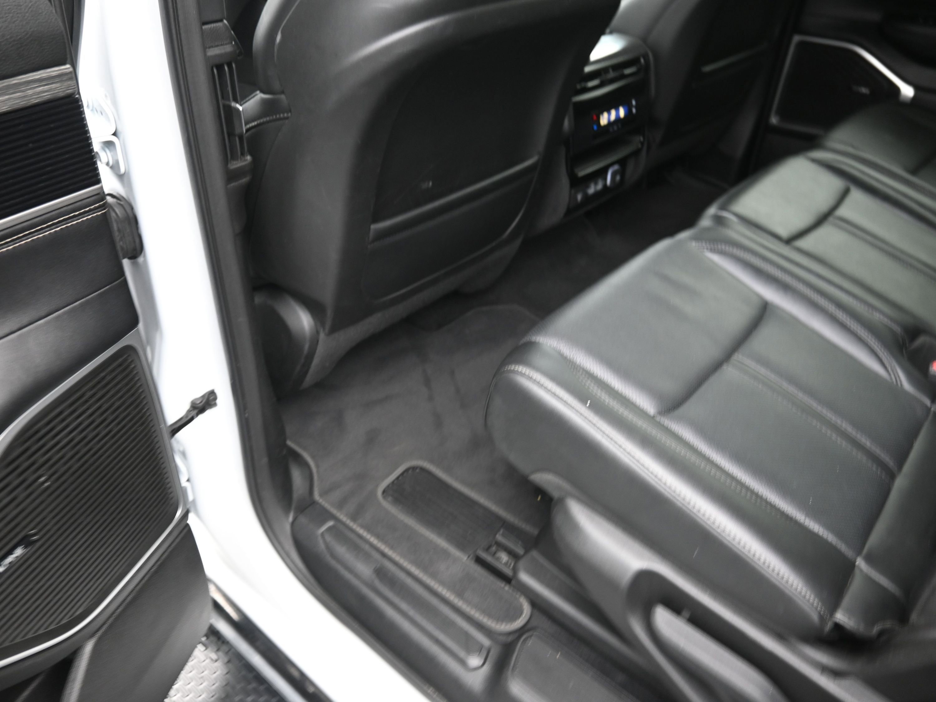 Used 2023 Jeep Wagoneer L Series II image 18