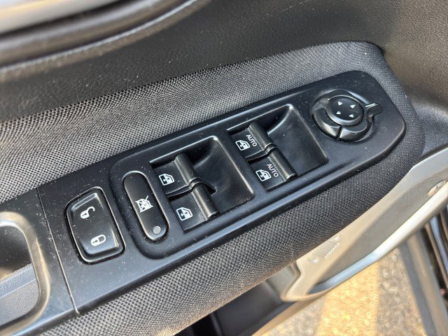 Used 2018 Jeep Renegade Latitude image 9