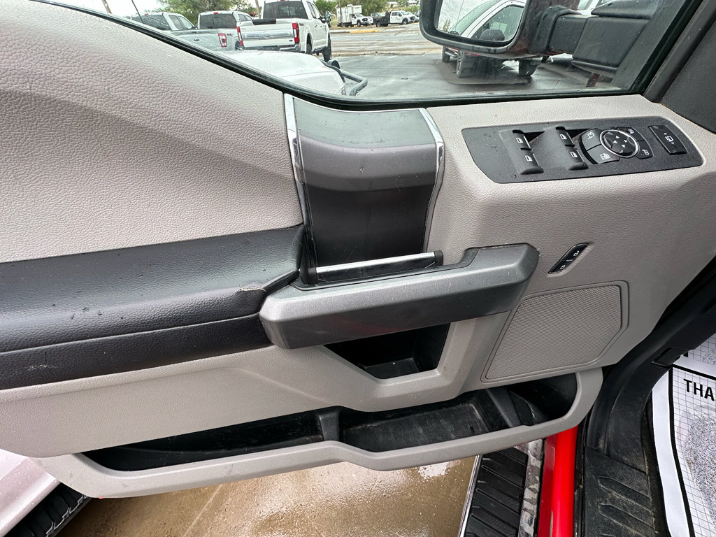 Used 2017 Ford F250 XLT w/ XLT Premium Package AWD/4WD image 19