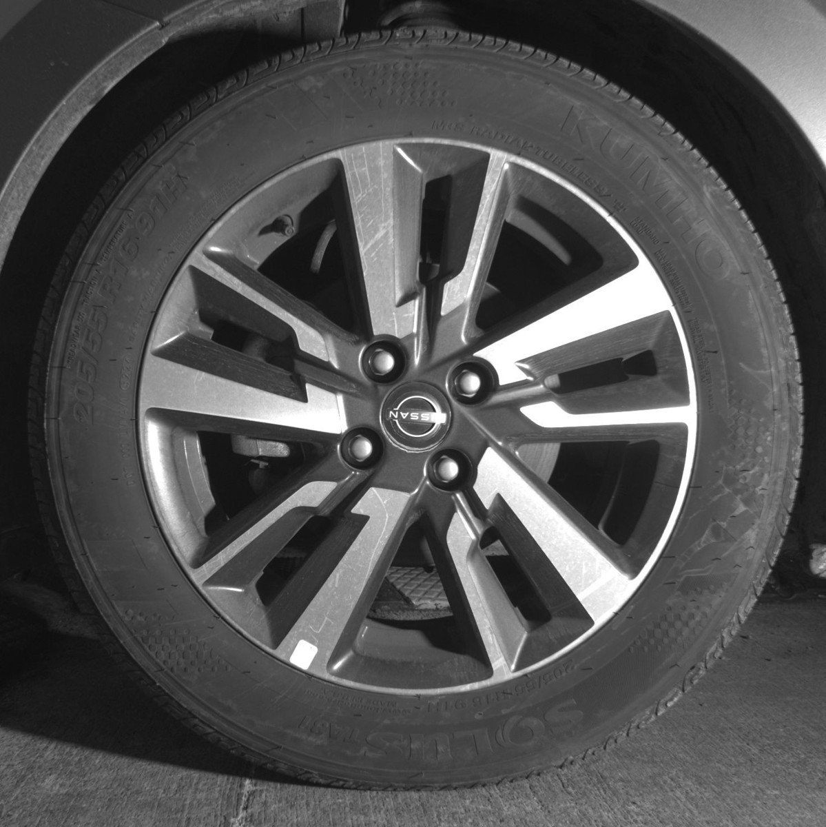 Used 2025 Nissan Versa SV image 12