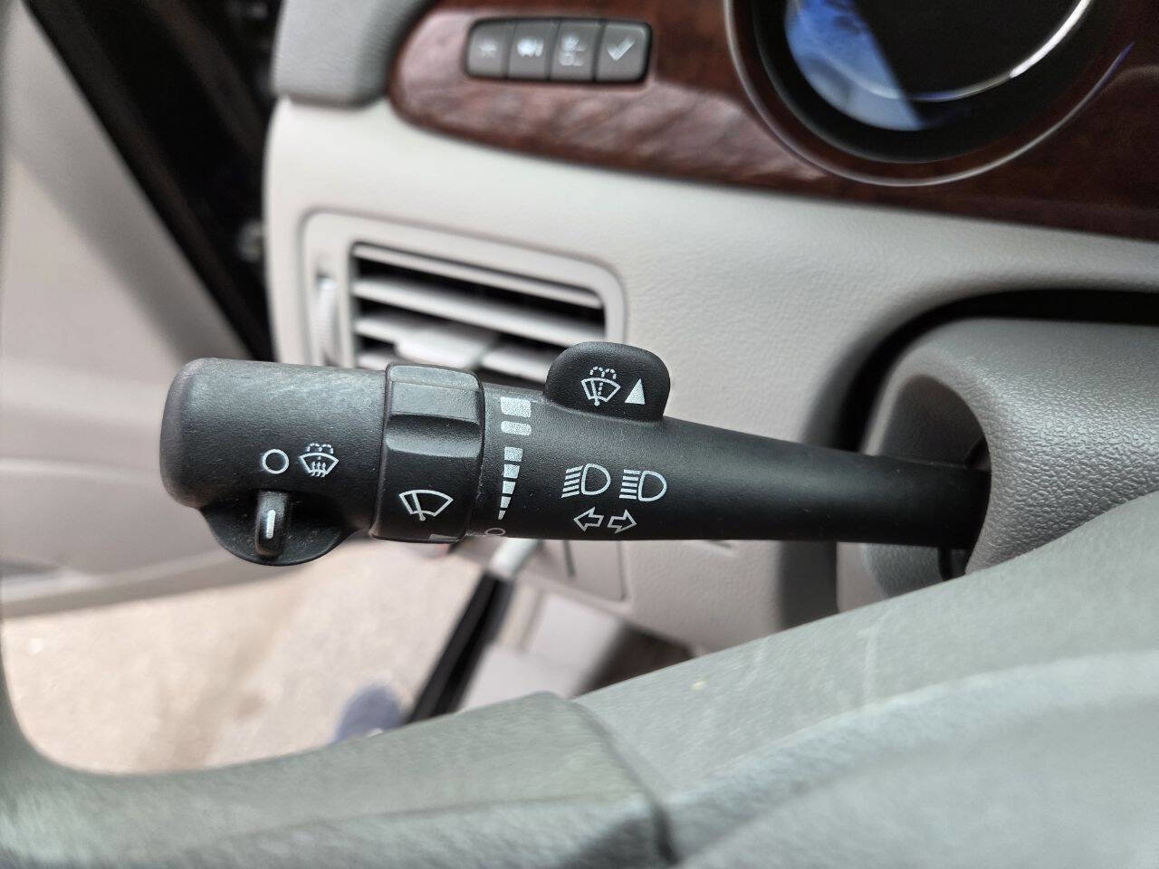 Used 2007 Buick Lucerne CX w/ Driver Confidence Package image 24