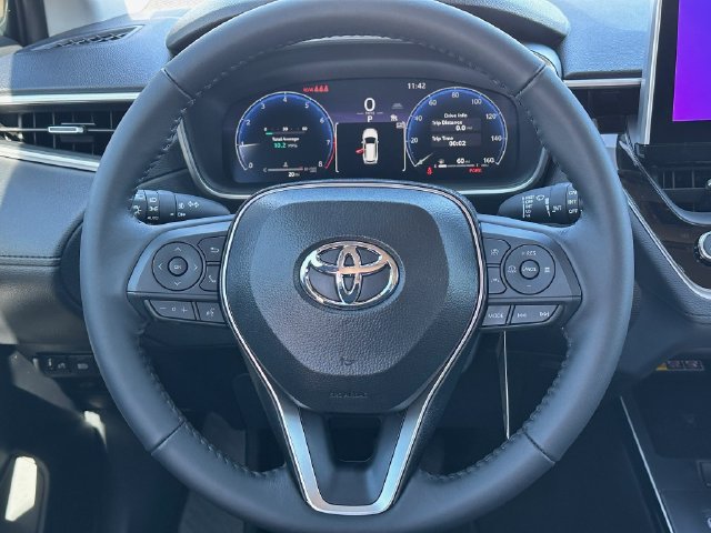 Used 2026 Toyota Corolla Cross XLE w/ Convenience Package FWD image 12