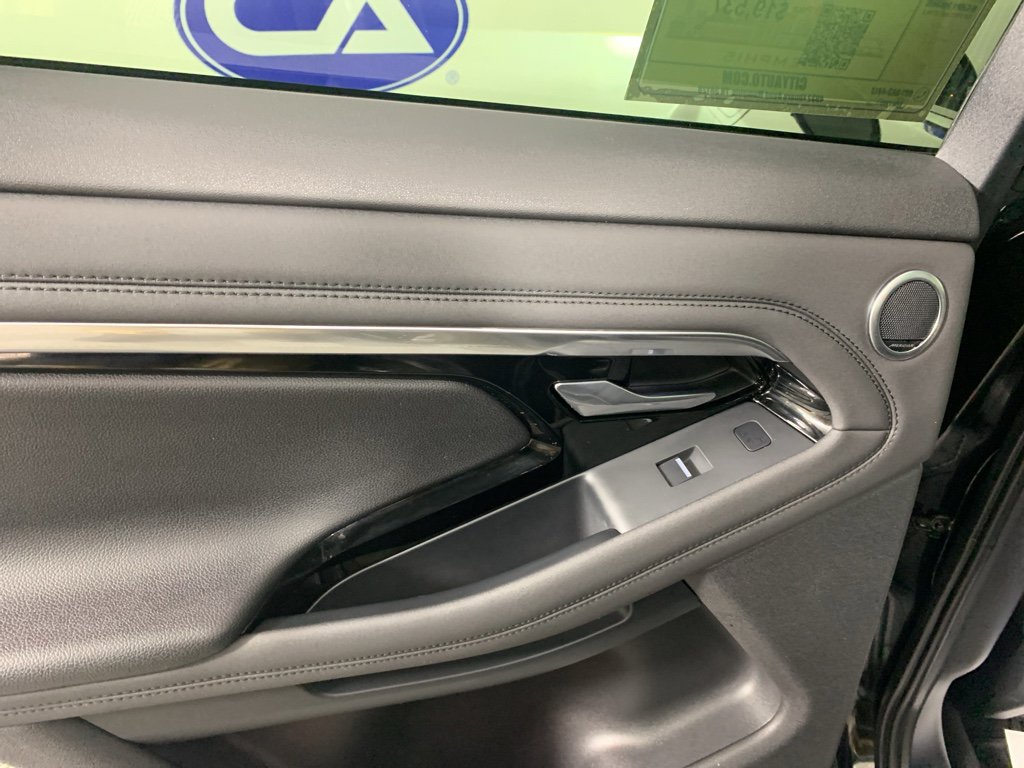 Used 2020 Land Rover Range Rover Evoque SE image 33