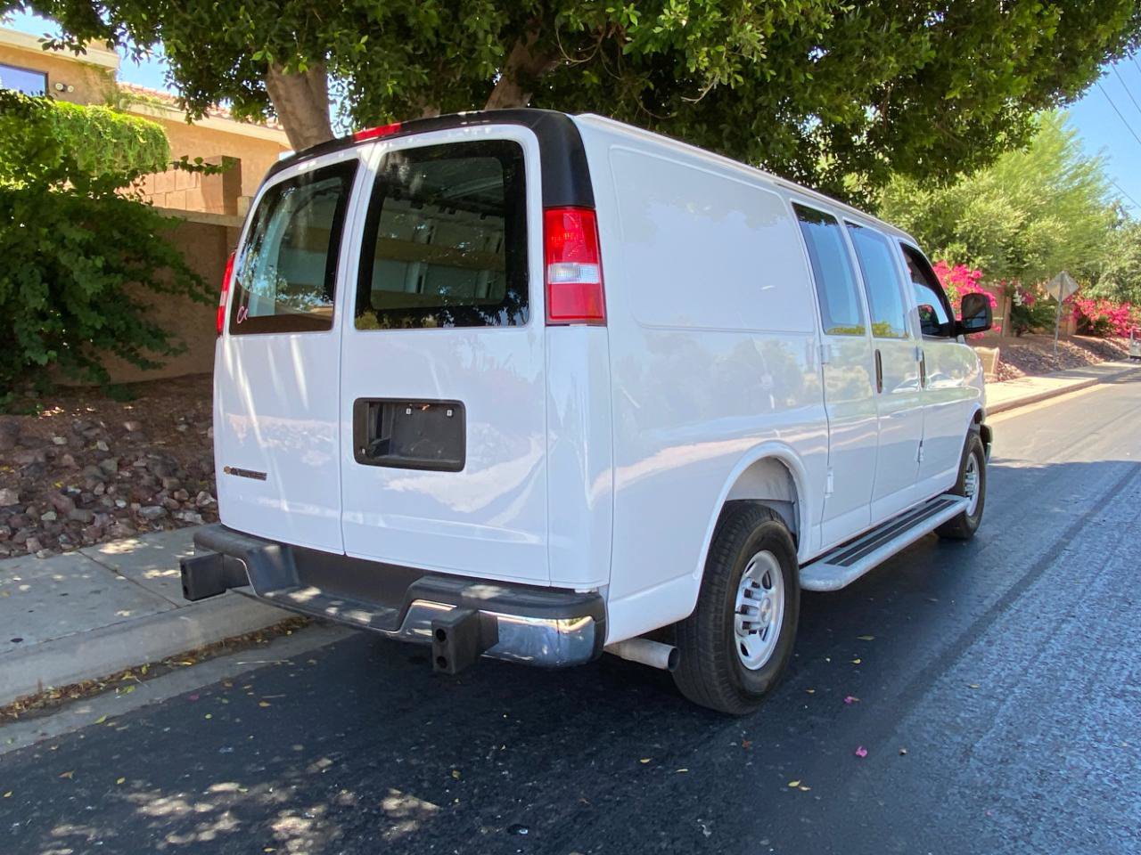 Used 2025 Chevrolet Express 2500 w/ Driver Convenience Package RWD image 9