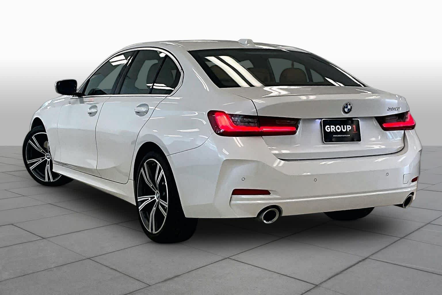 Used 2024 BMW 330i Sedan w/ Convenience Package RWD image 10