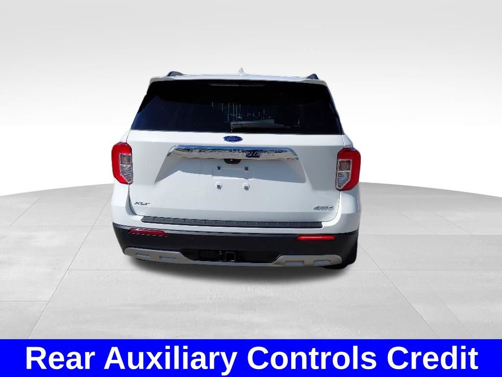 Used 2023 Ford Explorer XLT w/ Equipment Group 202A AWD/4WD image 12