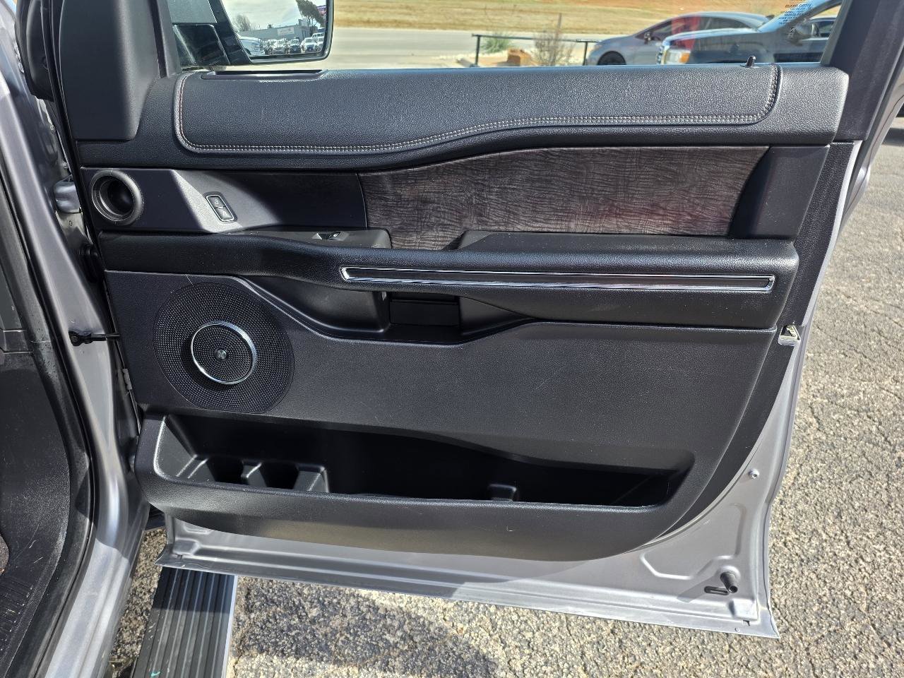 Used 2021 Ford Expedition Limited RWD image 17
