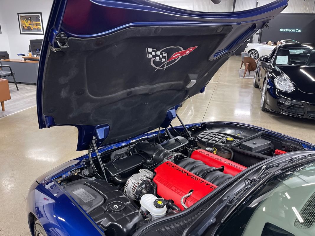 Used 2004 Chevrolet Corvette Coupe w/ Preferred Equipment Group image 49