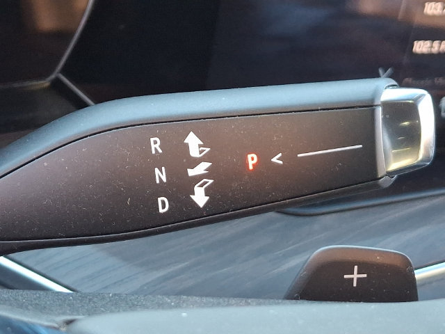 Used 2025 Chevrolet Suburban Z71 AWD/4WD image 11