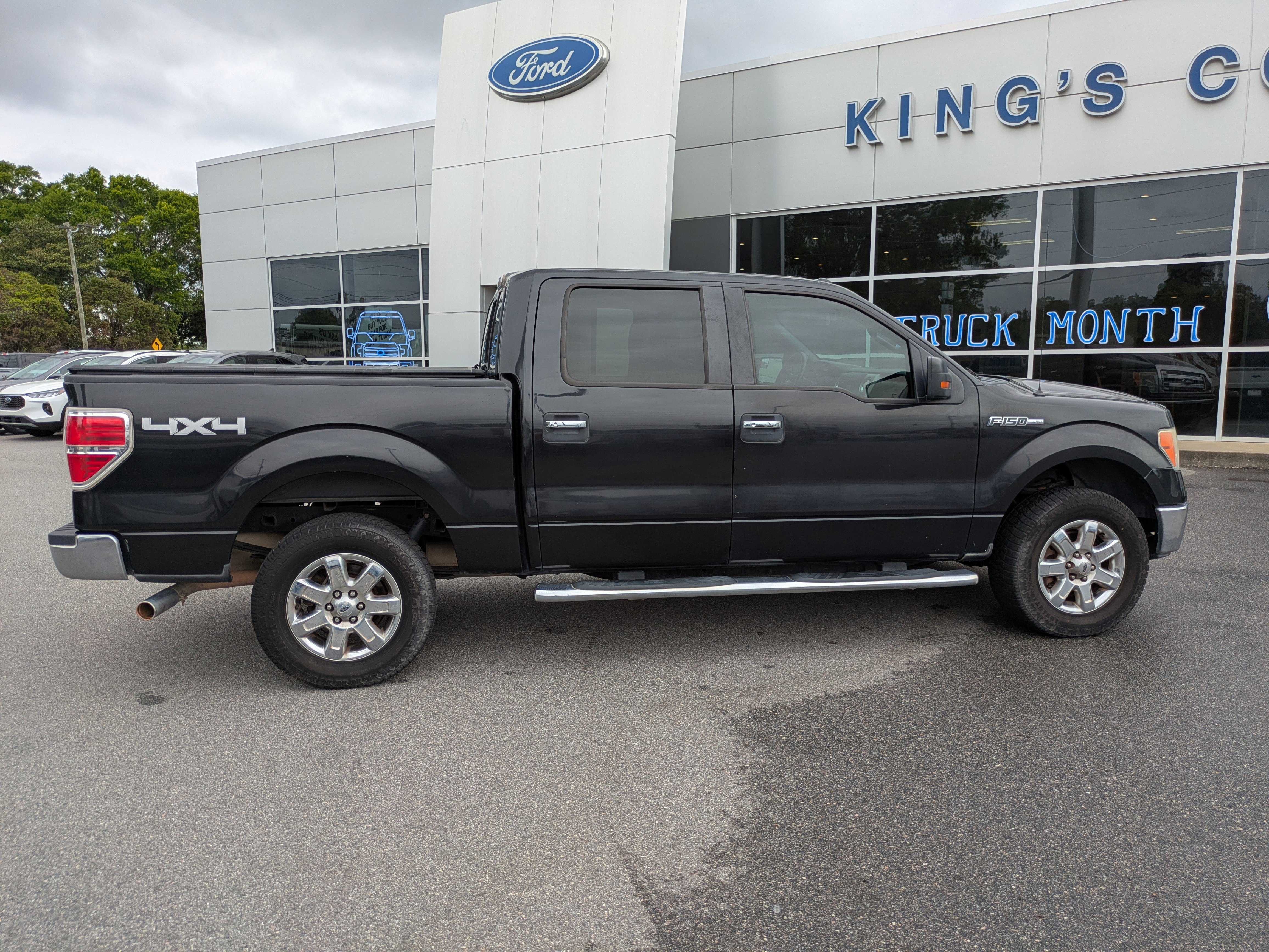 Used 2014 Ford F150 XLT w/ Equipment Group 302A Luxury AWD/4WD image 3