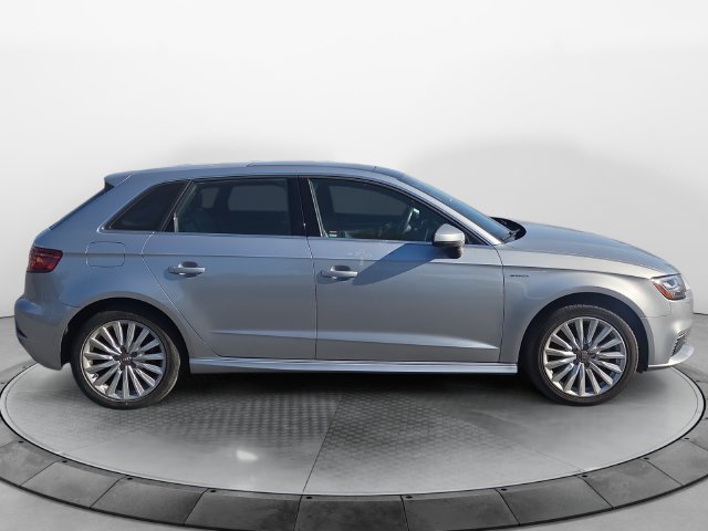 Used 2018 Audi A3 e-tron Prestige w/ Prestige Package FWD image 6