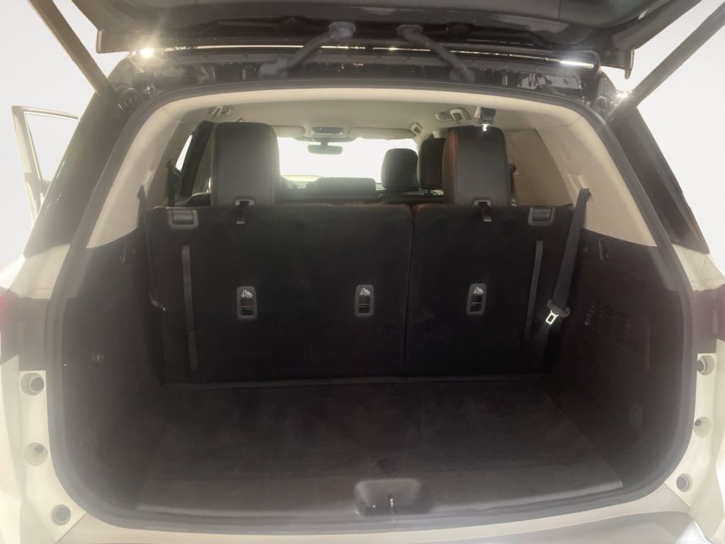 Used 2023 Nissan Pathfinder SL w/ Lighting Package (N92) image 27