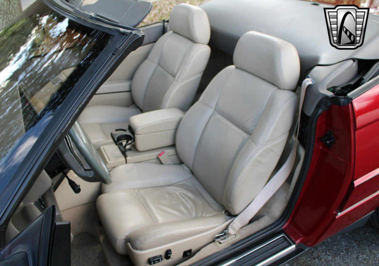 Used 1993 Cadillac Allante image 18