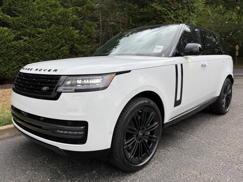 New 2025 Land Rover Range Rover SE image 1