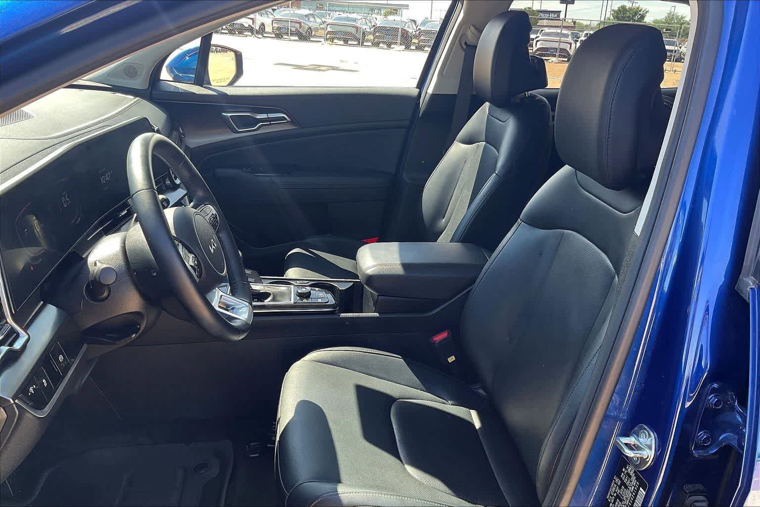 Certified 2025 Kia Sportage EX FWD image 11