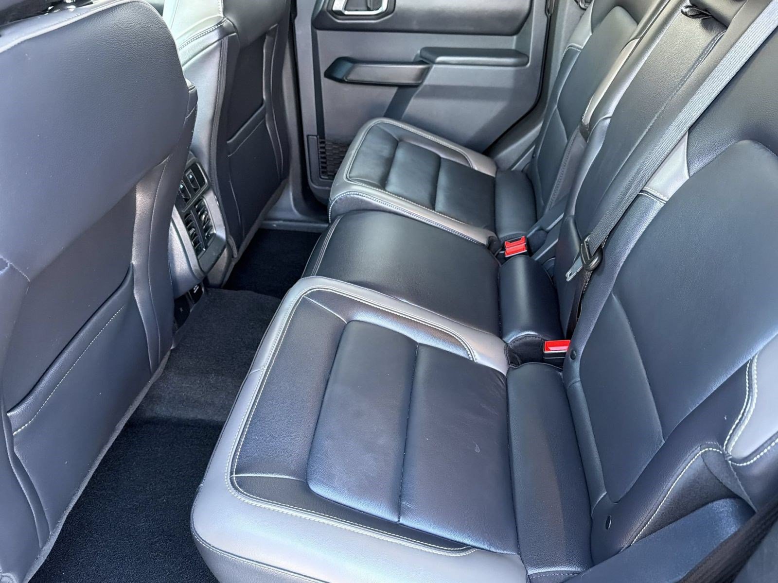 Used 2025 Ford Bronco Outer Banks AWD/4WD image 23