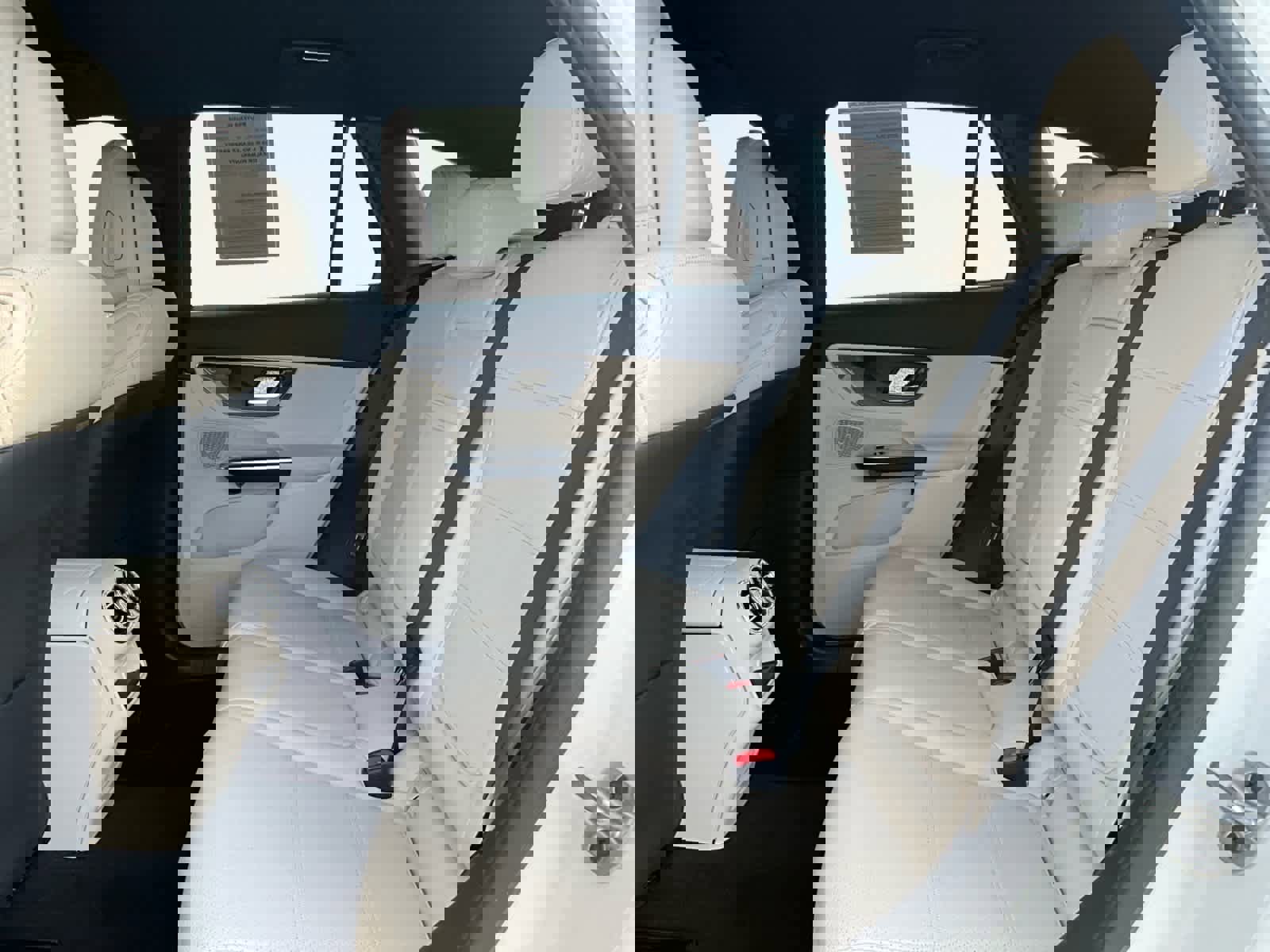 Used 2025 Mercedes-Benz GLC 350e 4MATIC image 15