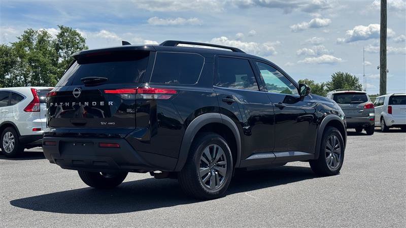 Used 2024 Nissan Pathfinder SV AWD/4WD image 4