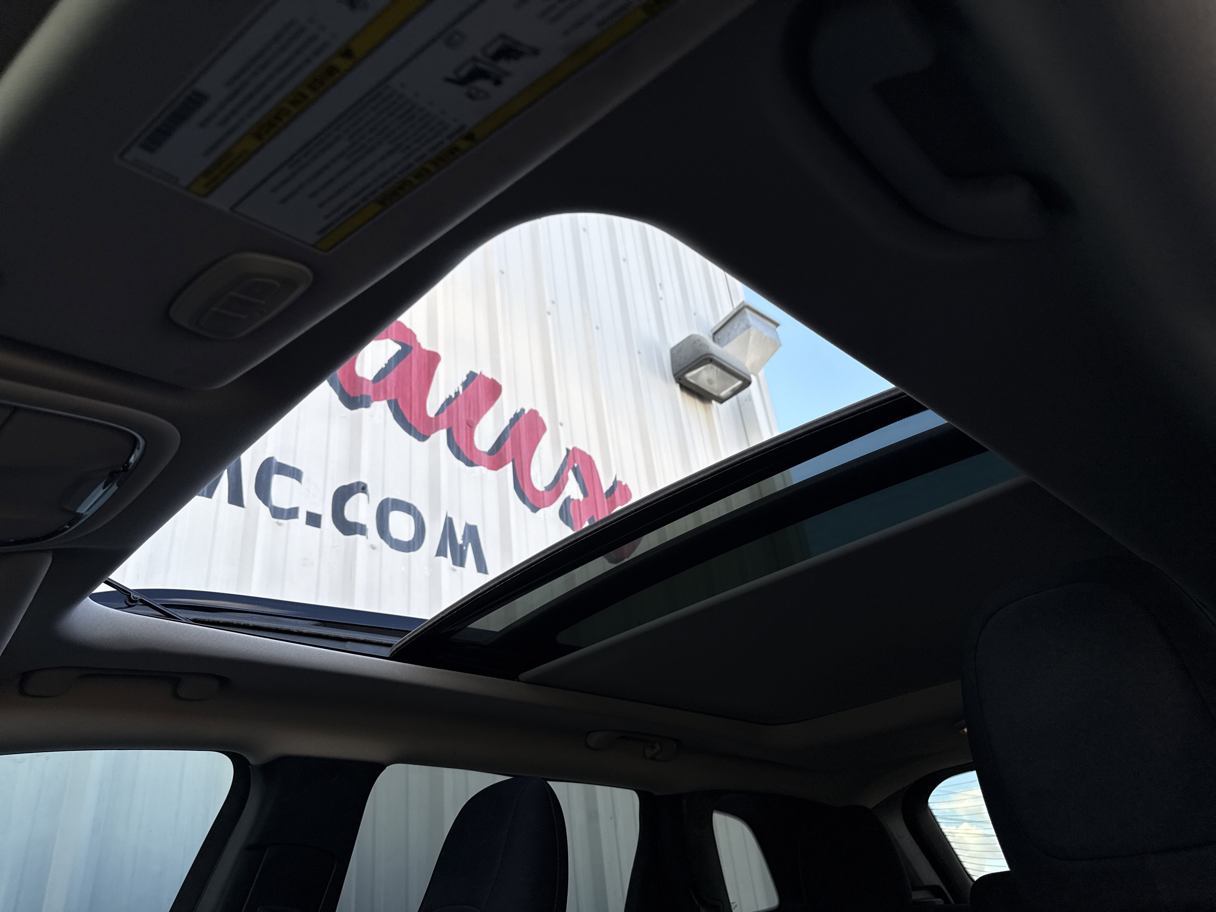 Used 2016 Jeep Cherokee Latitude w/ Comfort/Convenience Group image 15