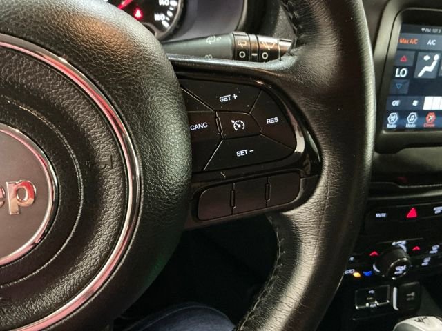 Used 2018 Jeep Renegade Altitude FWD image 25