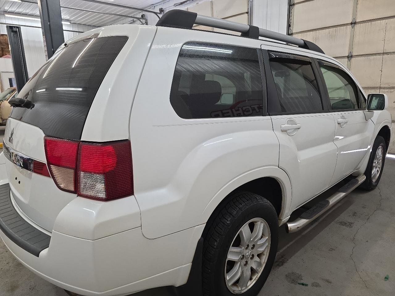 Used 2011 Mitsubishi Endeavor LS image 13